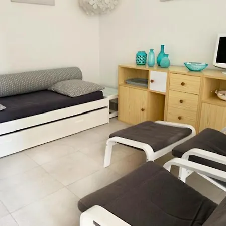 Appartement T3 Rénové Avec Clim, Piscine Et Parking à 100m De La - Fr-1-607-24